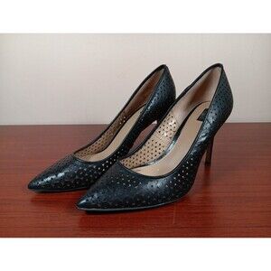 G.I.L.I. Leather Perforforated Pumps 8M Black 3.5" Heel EUC